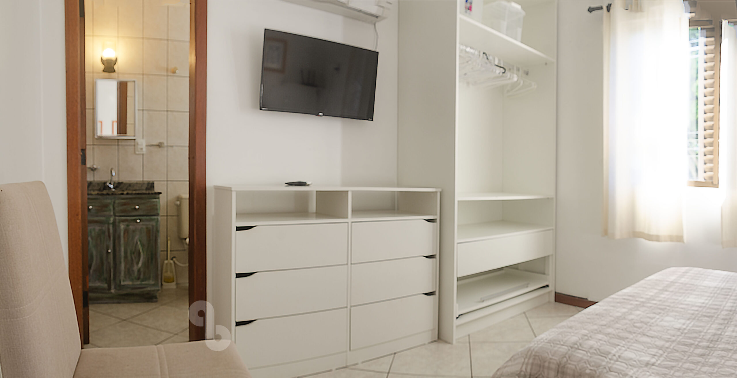 C16- Apartamento perfeito em Floripa! More do lado do mar!