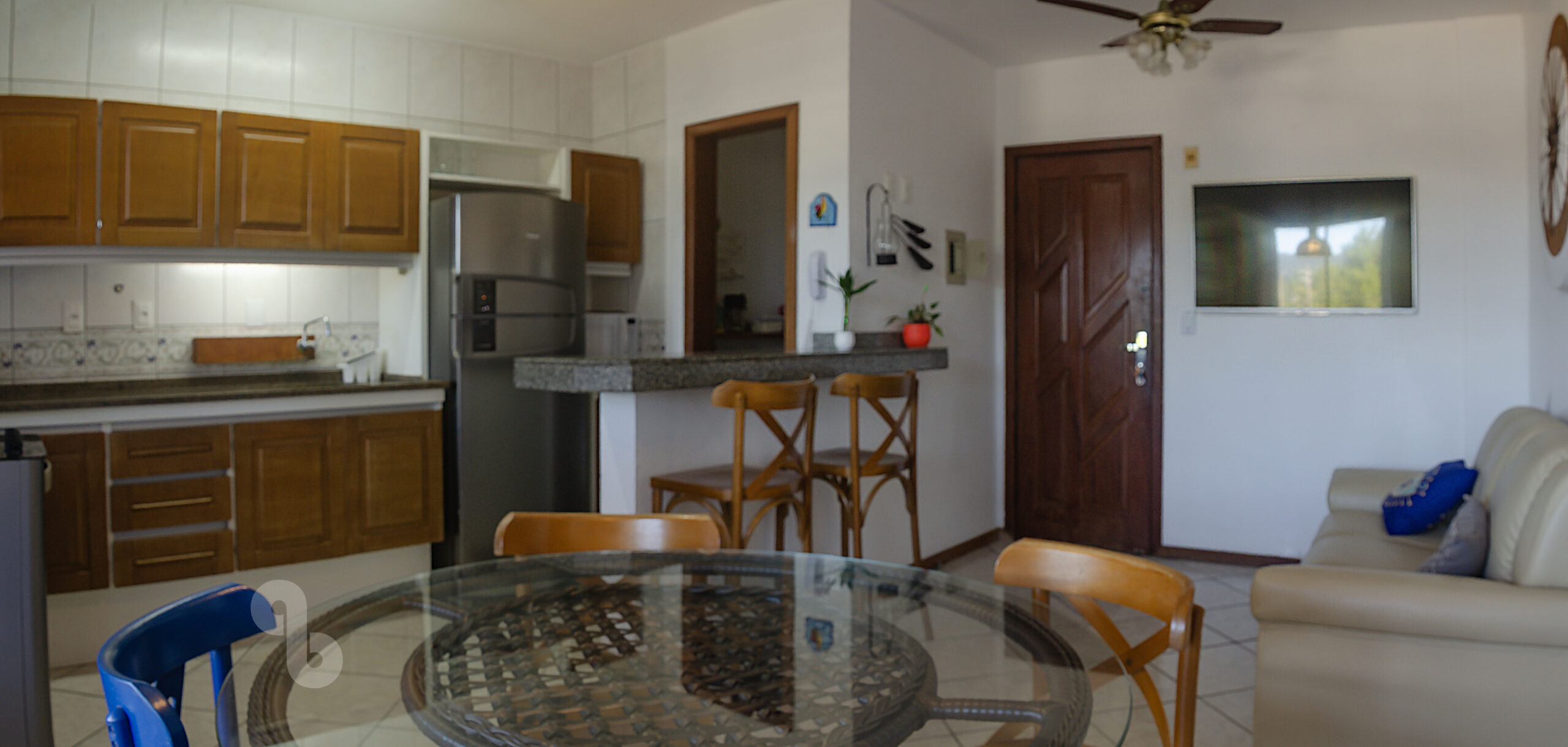 C16- Apartamento perfeito em Floripa! More do lado do mar!