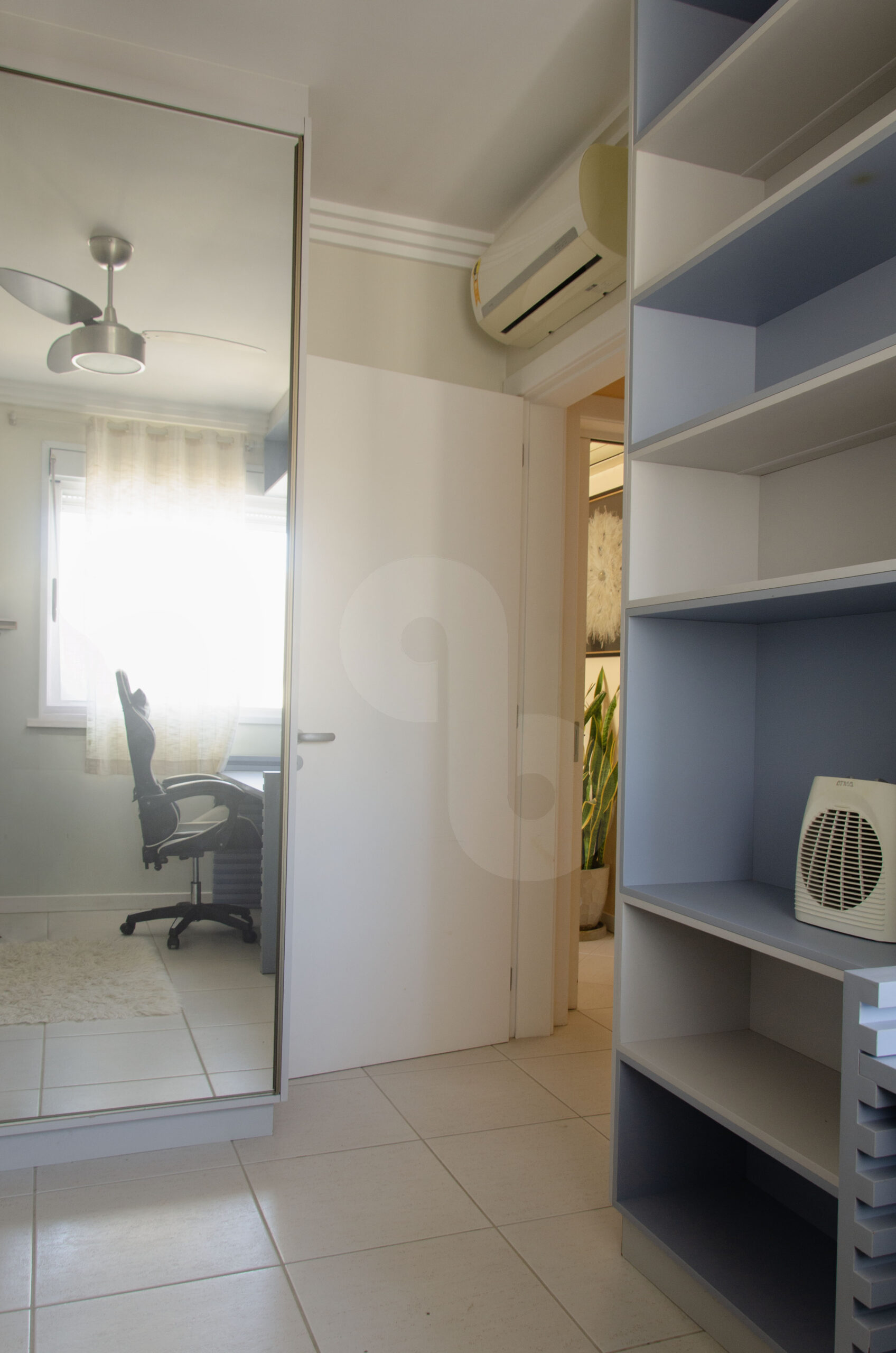 K05- Cobertura exclusiva: O equilíbrio perfeito entre o azul do oceano e o verde da natureza no seu novo lar